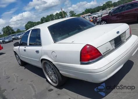 2008 Ford Crown Victoria Lx z USA, uszkodzony, nr VIN 2FAFP74V88X175233